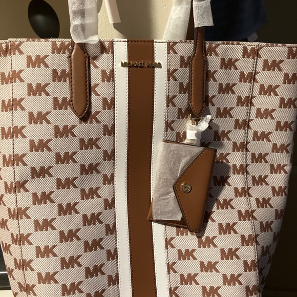 MK “Vincent” Signature Tote Bag W/attach Card Cade - Picture 8 of 8